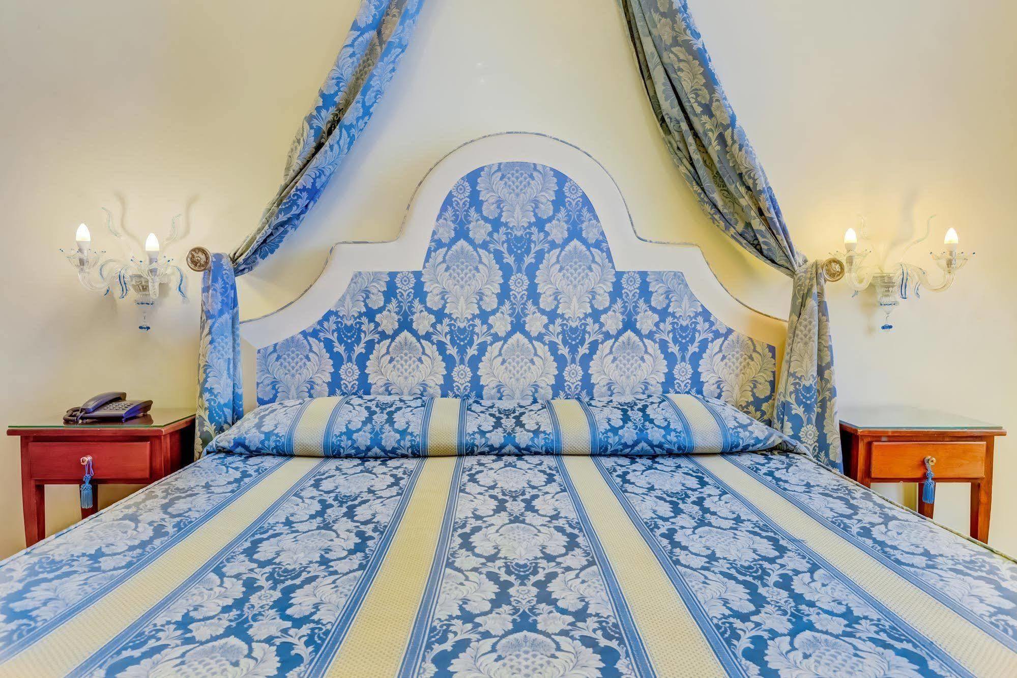 Hotel Hesperia Венеция Экстерьер фото