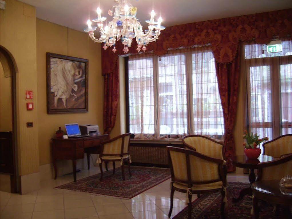 Hotel Hesperia Венеция Экстерьер фото